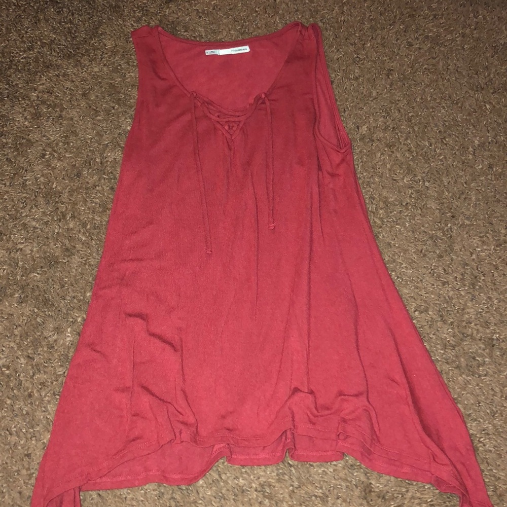 Maroon tank